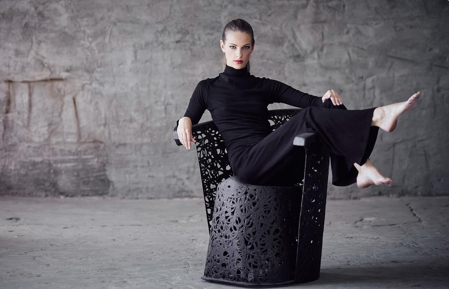 Tess Priya — Minimalist Sculptural Fashion Silhouette